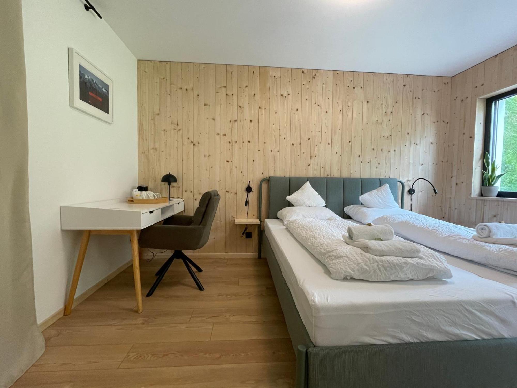 Waldblick - Neubau - Self-check-in - Kein Verkehr - Am Wald - Parkplaetze Vor Tuer - Or Double * Innsbruck